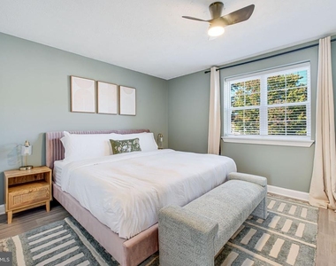 3107 Montrose Avenue - Photo Thumbnail 36