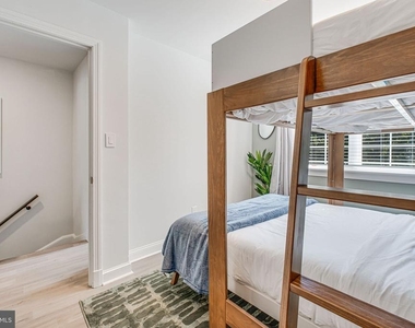 3107 Montrose Avenue - Photo Thumbnail 40