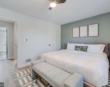 3107 Montrose Avenue - Photo Thumbnail 37