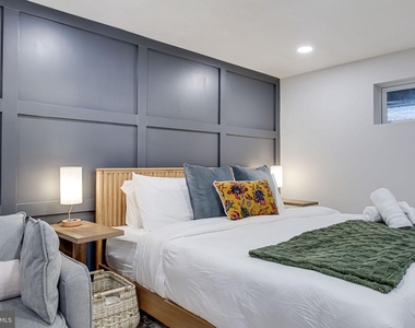 3107 Montrose Avenue - Photo Thumbnail 25