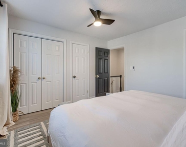 3107 Montrose Avenue - Photo Thumbnail 38