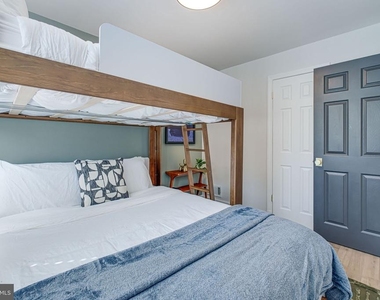 3107 Montrose Avenue - Photo Thumbnail 39