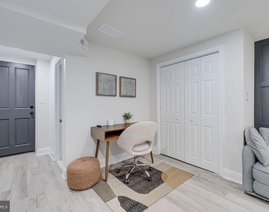 3107 Montrose Avenue - Photo Thumbnail 26