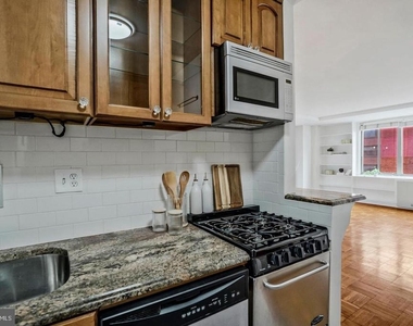 1111 Arlington Boulevard - Photo Thumbnail 6