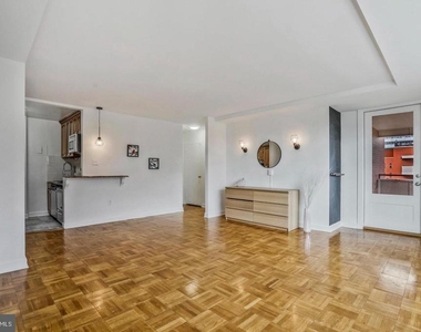 1111 Arlington Boulevard - Photo Thumbnail 2