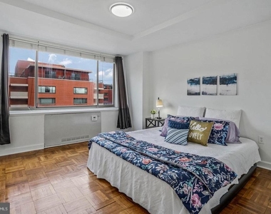 1111 Arlington Boulevard - Photo Thumbnail 8