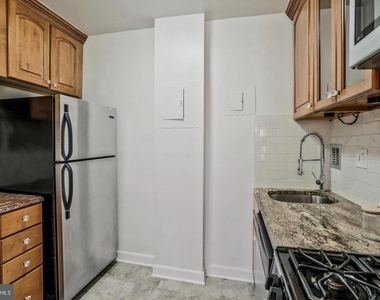 1111 Arlington Boulevard - Photo Thumbnail 5