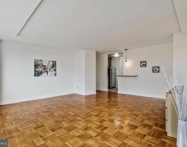 1111 Arlington Boulevard - Photo Thumbnail 3