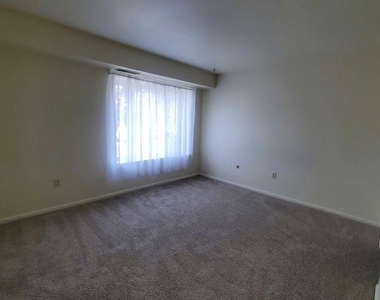 35 Greenwood Road - Photo Thumbnail 5