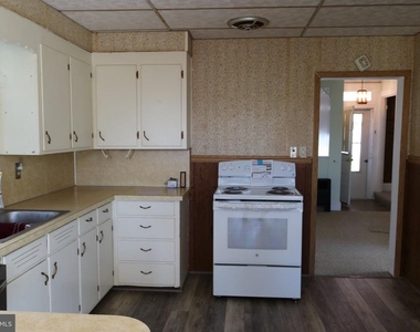 442 Summit Avenue - Photo Thumbnail 10