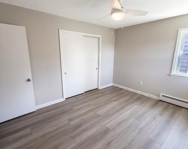 302 Diller Road - Photo Thumbnail 8