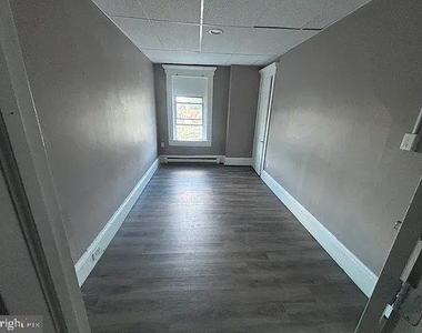 409 Broad Street W - Photo Thumbnail 5