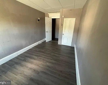 409 Broad Street W - Photo Thumbnail 4