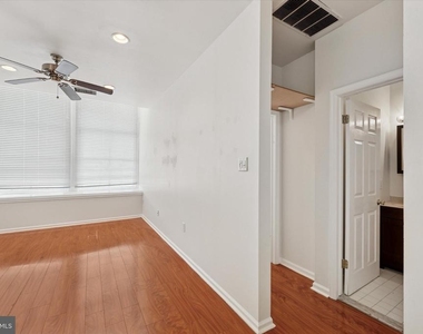 1050 E Montgomery Avenue - Photo Thumbnail 6