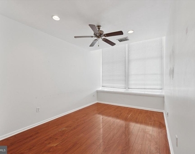 1050 E Montgomery Avenue - Photo Thumbnail 5