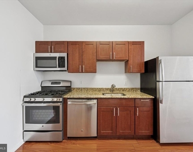 1050 E Montgomery Avenue - Photo Thumbnail 2