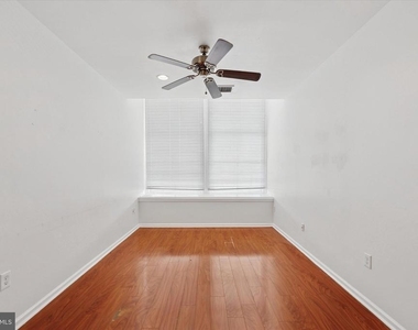 1050 E Montgomery Avenue - Photo Thumbnail 4