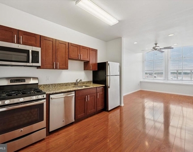1050 E Montgomery Avenue - Photo Thumbnail 1
