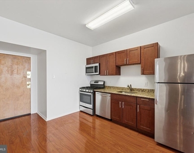 1050 E Montgomery Avenue - Photo Thumbnail 3