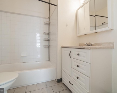 1050 E Montgomery Avenue - Photo Thumbnail 8