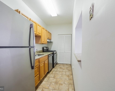 1050 E Montgomery Avenue - Photo Thumbnail 4