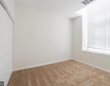 1050 E Montgomery Avenue - Photo Thumbnail 6