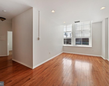 1050 E Montgomery Avenue - Photo Thumbnail 2