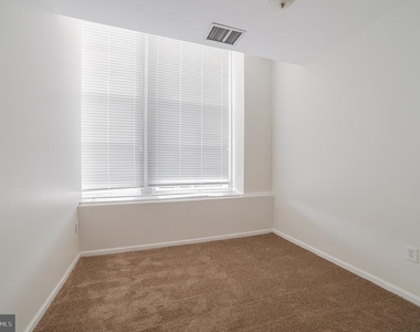 1050 E Montgomery Avenue - Photo Thumbnail 7
