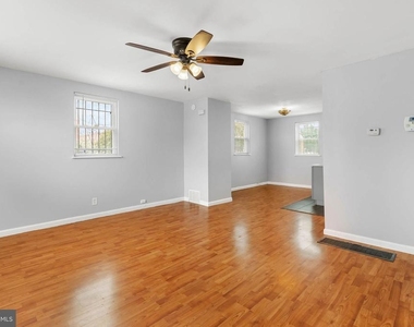 1801 S 29th Street - Photo Thumbnail 3