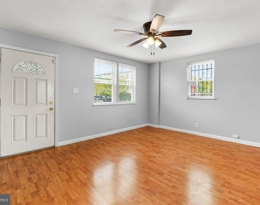 1801 S 29th Street - Photo Thumbnail 4