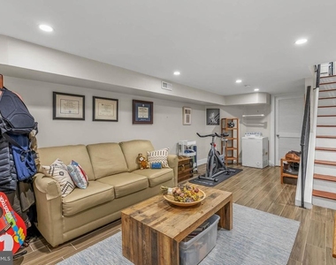 2114 Oakford Street - Photo Thumbnail 11