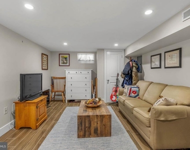 2114 Oakford Street - Photo Thumbnail 12