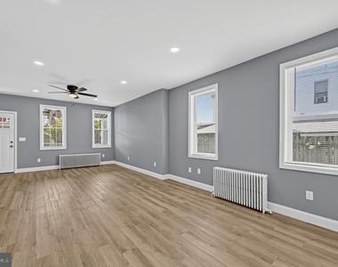 4512 E Stiles Street - Photo Thumbnail 5