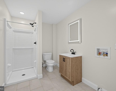 4512 E Stiles Street - Photo Thumbnail 11