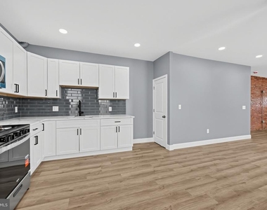 4512 E Stiles Street - Photo Thumbnail 9