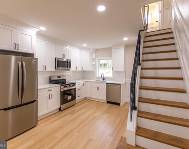 1542 S Bambrey Street - Photo Thumbnail 3