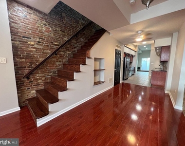 1302 N Randolph Street - Photo Thumbnail 4