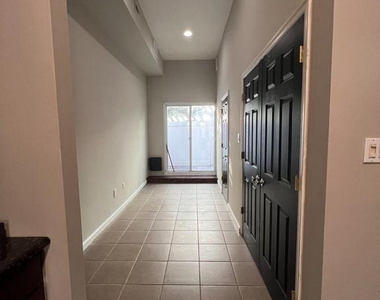 1302 N Randolph Street - Photo Thumbnail 13