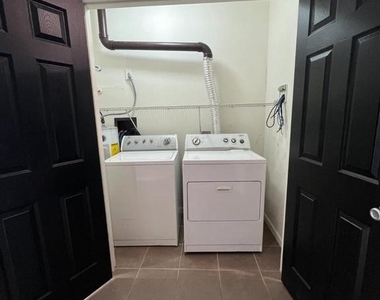 1302 N Randolph Street - Photo Thumbnail 10