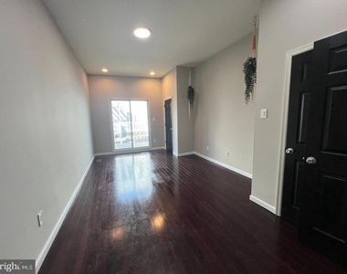 1302 N Randolph Street - Photo Thumbnail 6