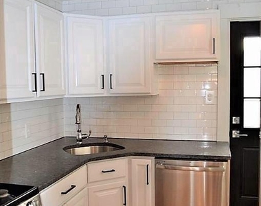 119 W Salaignac Street - Photo Thumbnail 4
