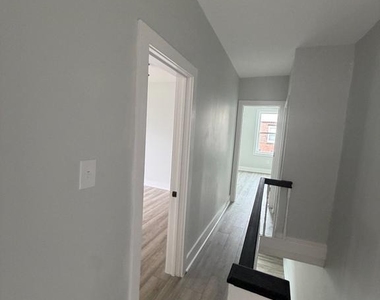 1527 S 29th Street - Photo Thumbnail 8