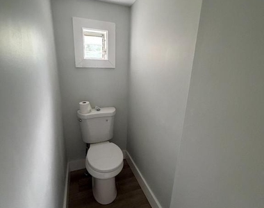 1527 S 29th Street - Photo Thumbnail 2