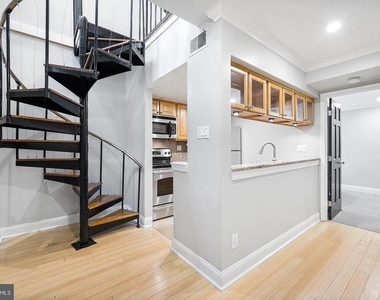 1704 Wallace Street - Photo Thumbnail 14