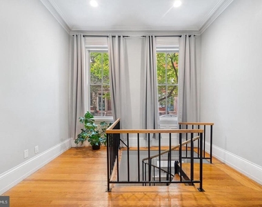 1704 Wallace Street - Photo Thumbnail 12