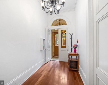 1704 Wallace Street - Photo Thumbnail 4