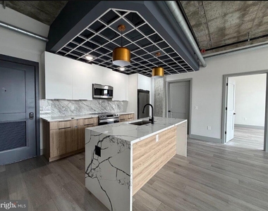 1810 E Venango Street - Photo Thumbnail 9