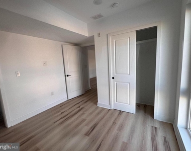 215 N 9th Street - Photo Thumbnail 9