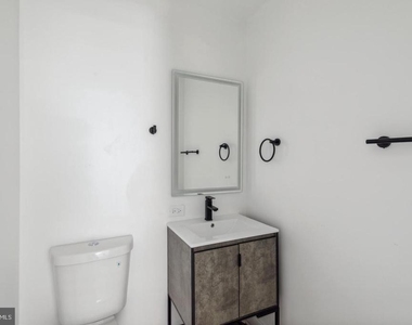 215 N 9th Street - Photo Thumbnail 15