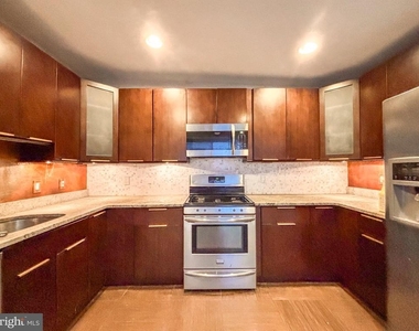 805 Cameron Street - Photo Thumbnail 3